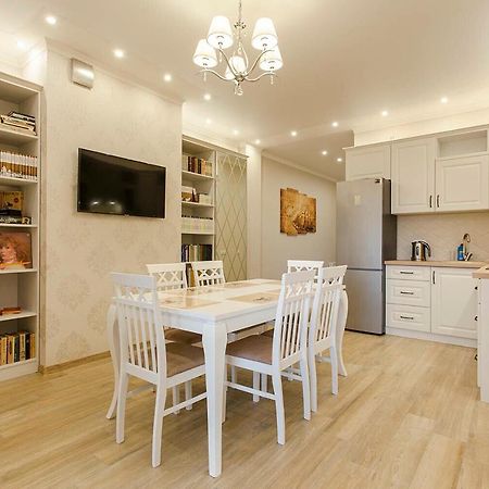 2-Roomed Apartment With Living Room Odessa Exterior foto