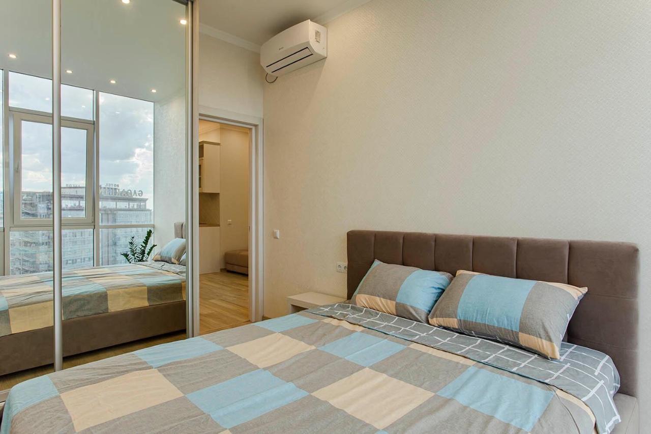 2-Roomed Apartment With Living Room Odessa Exterior foto